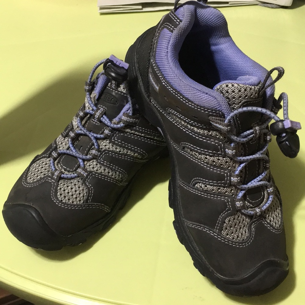 Used Keen shoes for kids